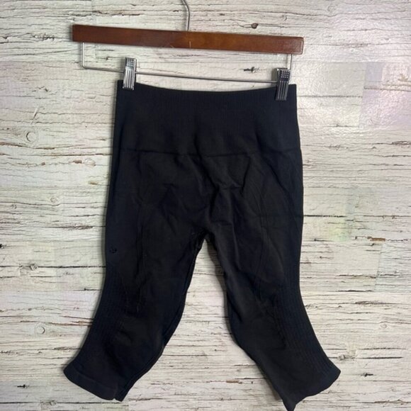 Lululemon Ebb and Flow Seamless Crop Charcoal Grey Workout Leggings 8 Medium - Picture 8 of 8